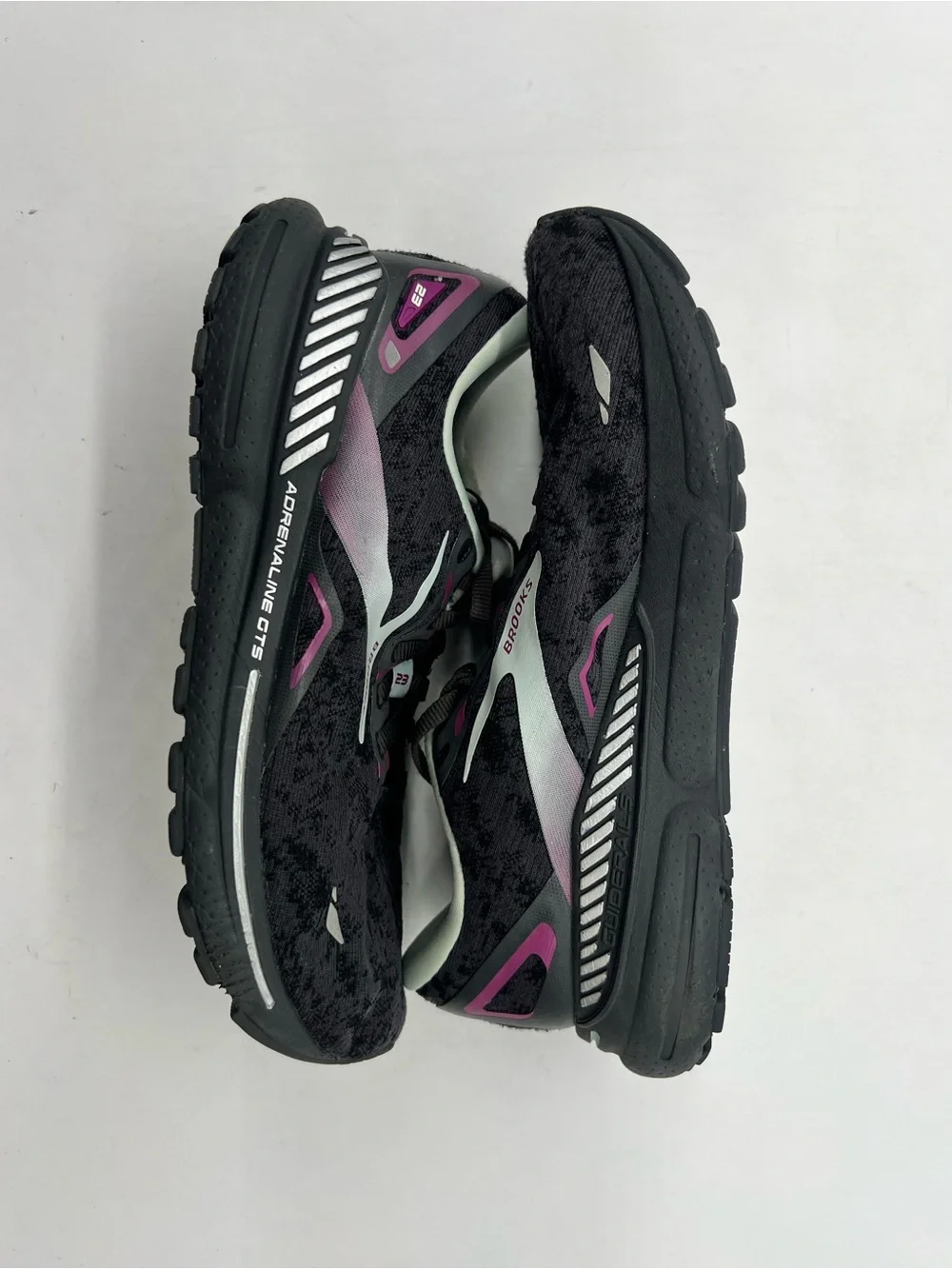 Brooks Adrenaline GTS 23 Womens Size 8 Running Shoes Sneakers 1203811D072